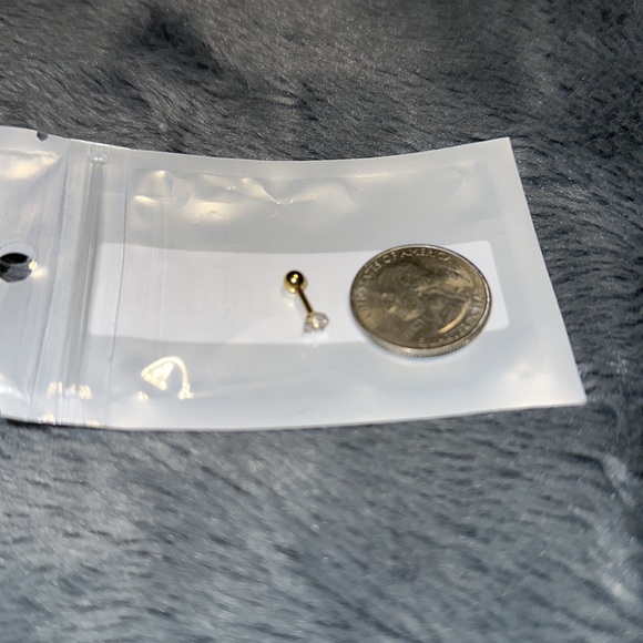 One piece Stud 5mm Zirconia Barbell Cartilage Earring Hypoallergenic NWT - Picture 4 of 4